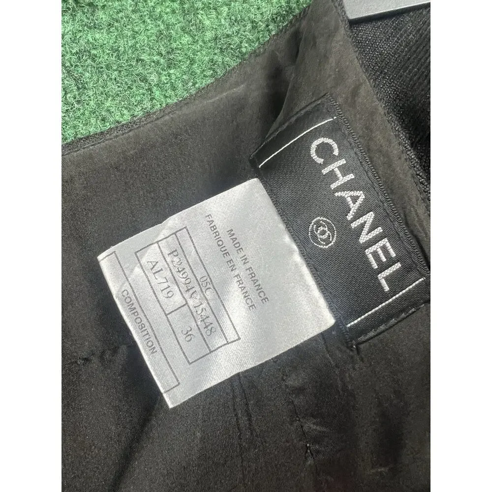 CHANEL Gray Solid Tweed Wool A-Line Knee Length Skirt Zip Logo Size 36